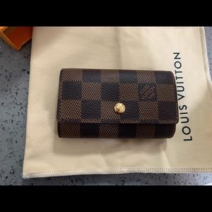 Louis Vuitton 6 key holder Damier Ebene